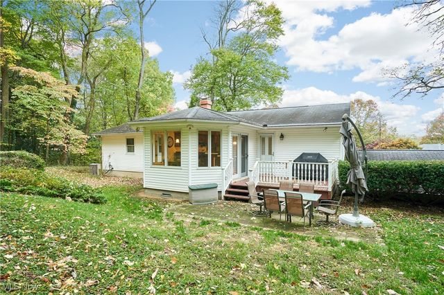 1818 Joan of Arc Circle, Cuyahoga Falls, OH 44223