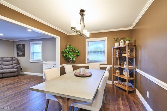 1818 Joan of Arc Circle, Cuyahoga Falls, OH 44223