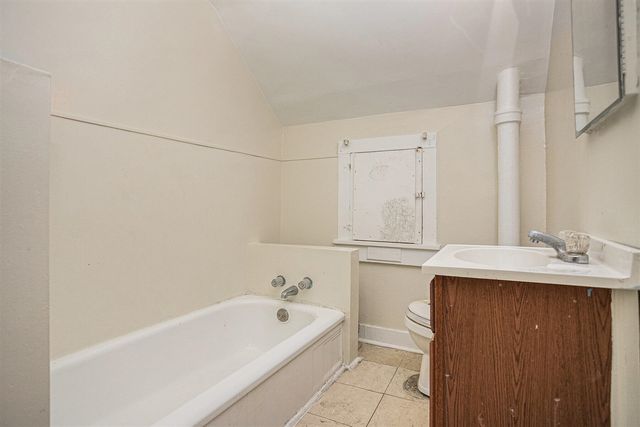 111 River Drive, Three Rivers, MI 49093