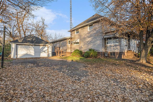 111 River Drive, Three Rivers, MI 49093