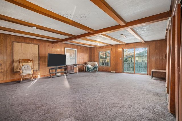 111 River Drive, Three Rivers, MI 49093