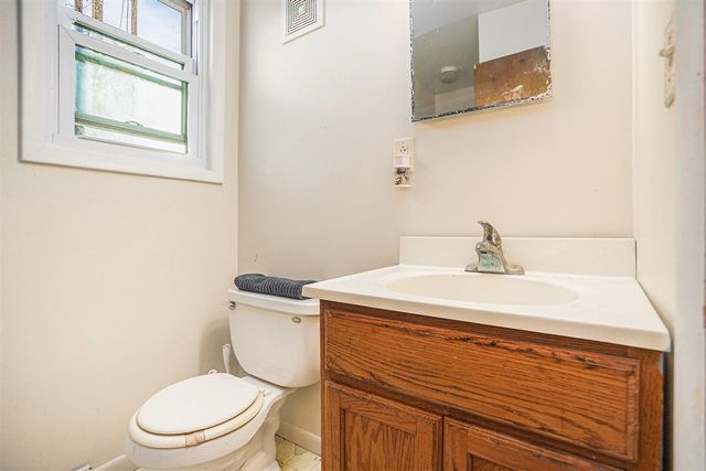 111 River Drive, Three Rivers, MI 49093