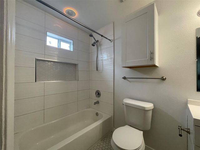 229 Neyland Street A, Houston, TX 77022