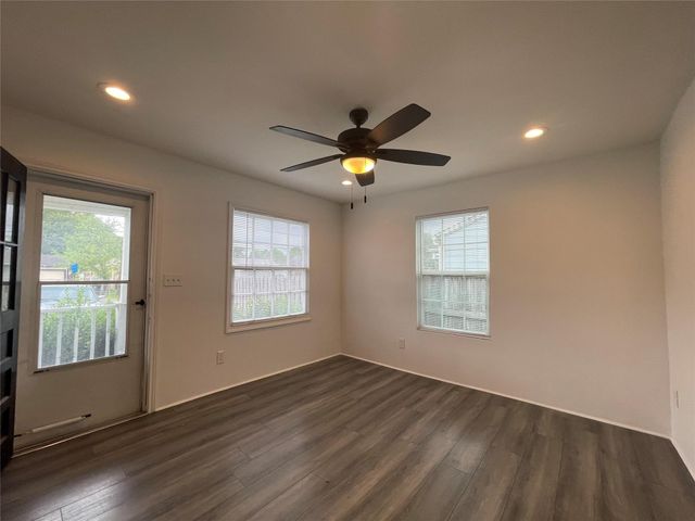 229 Neyland Street A, Houston, TX 77022