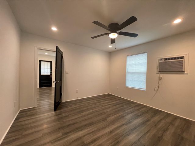 229 Neyland Street A, Houston, TX 77022