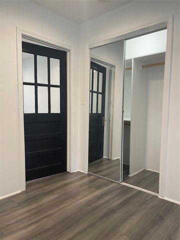 229 Neyland Street A, Houston, TX 77022
