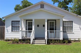 229 Neyland Street A, Houston, TX 77022