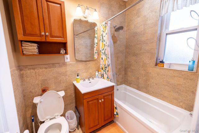 185 Atlantic Avenue B8, Lynbrook, NY 11563