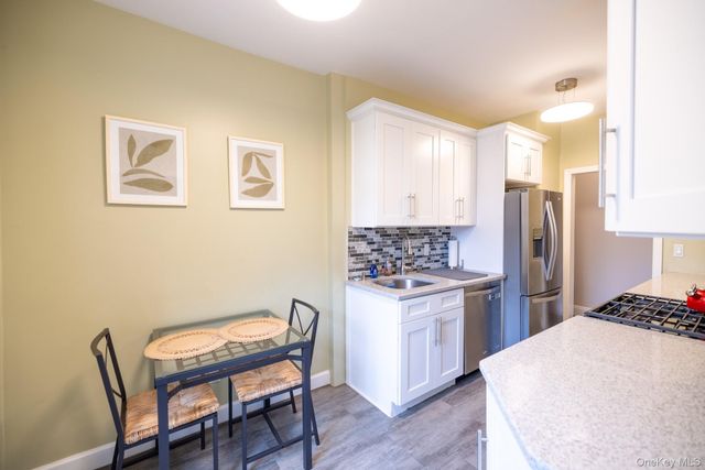 185 Atlantic Avenue B8, Lynbrook, NY 11563