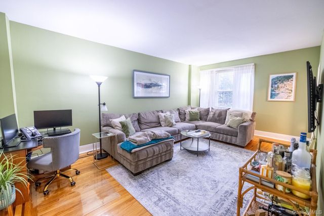 185 Atlantic Avenue B8, Lynbrook, NY 11563