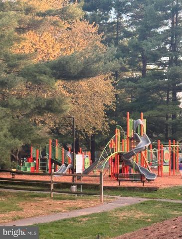 9226 CHADBURN PL, Montgomery Village, MD 20886