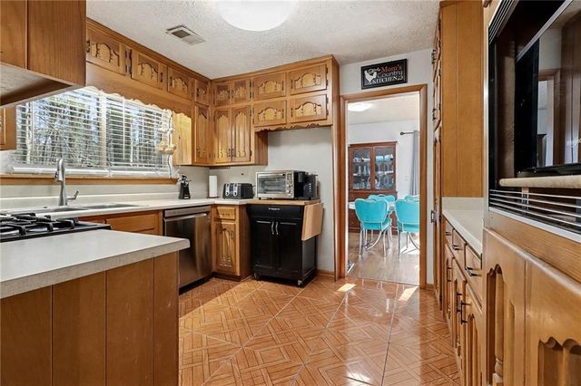 134 Hidden Valley Road, Fayetteville, GA 30214