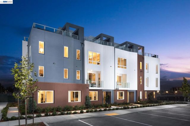 2072 Barnes Wharf Lane, Alameda, CA 94501