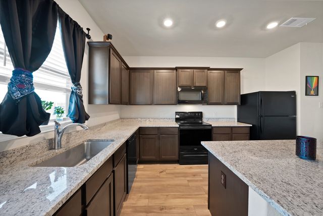 233 Lewis Lane, Venus, TX 76084