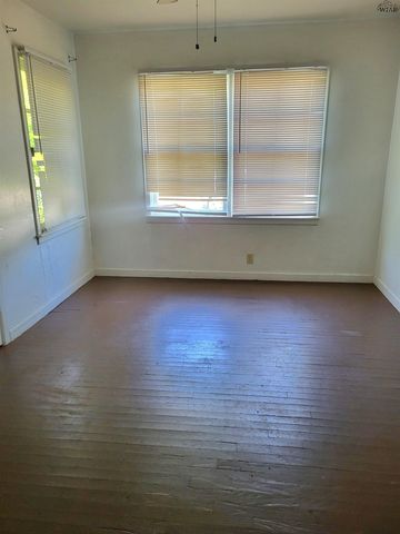 907 WILLIAMS AVENUE, Wichita Falls, TX 76301