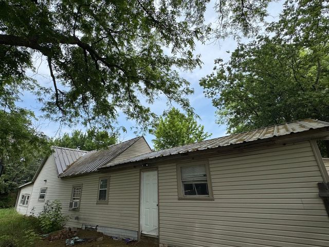 504 Sherman Street, Tioga, TX 76271