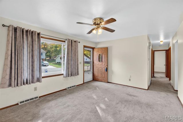 3412 Emma Ln Lane, Godfrey, IL 62035