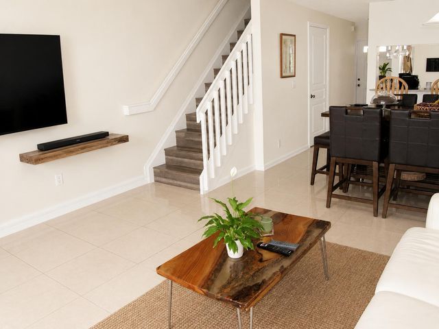 75 Whitehead Circle 75, Weston, FL 33326