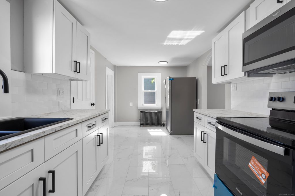 188 Shaw Street, New London, CT 06320