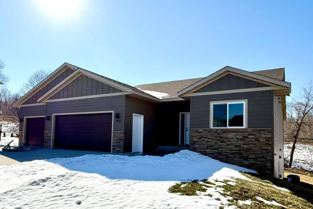 2804 Oak Lawn Drive, Northfield, MN 55057