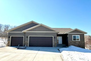 2804 Oak Lawn Drive, Northfield, MN 55057