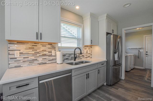1174 Prudence Drive, Waterford Charter Township, MI 48327