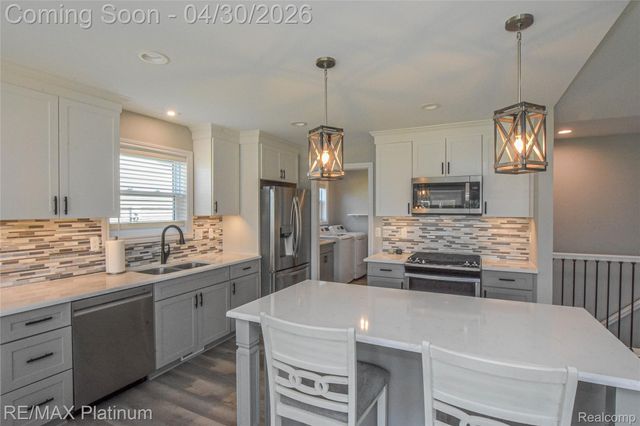 1174 Prudence Drive, Waterford Charter Township, MI 48327
