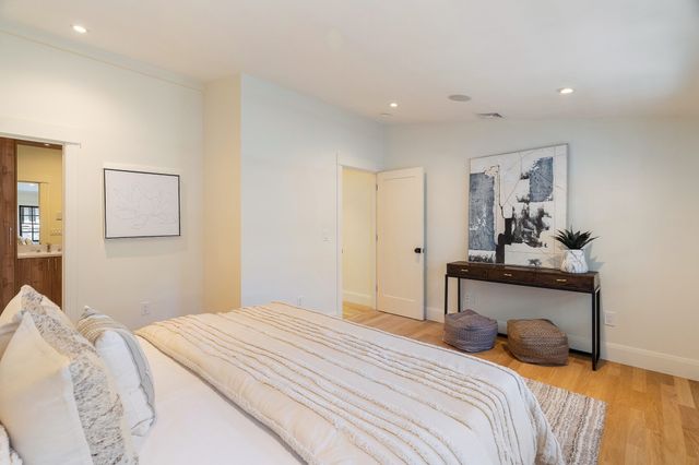 9B Mt. Auburn Street B, Cambridge, MA 02138