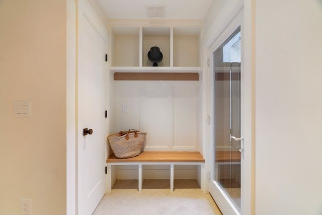 9B Mt. Auburn Street B, Cambridge, MA 02138