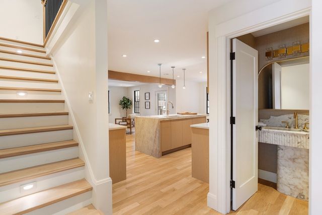 9B Mt. Auburn Street B, Cambridge, MA 02138