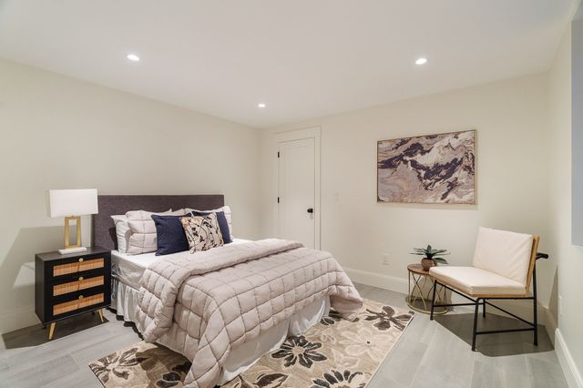 9B Mt. Auburn Street B, Cambridge, MA 02138