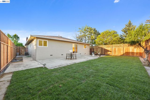 2151 Elm St, Livermore, CA 94551