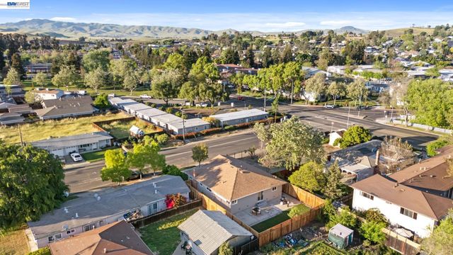 2151 Elm St, Livermore, CA 94551