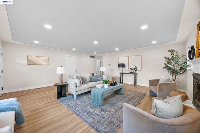 2151 Elm St, Livermore, CA 94551