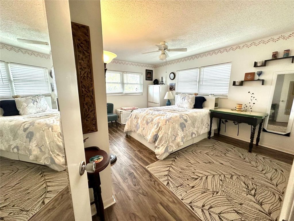 Image 17 of property listing at 204 46TH AVENUE TERRACE W 410, Bradenton, FL 34207
