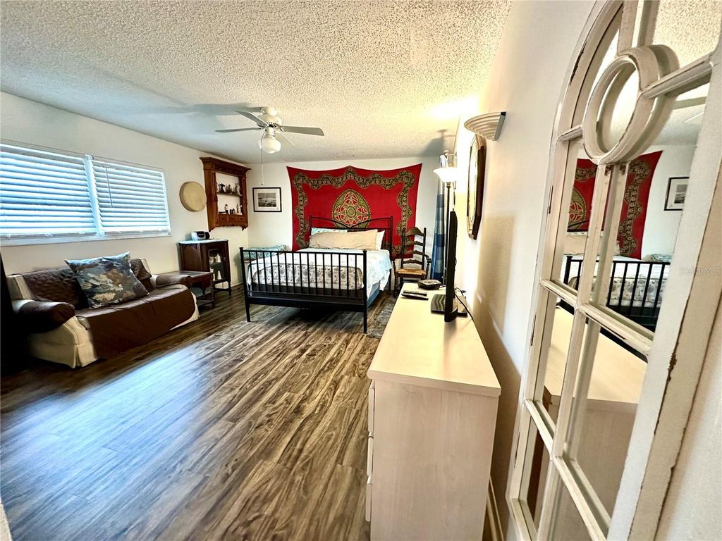 Image 20 of property listing at 204 46TH AVENUE TERRACE W 410, Bradenton, FL 34207