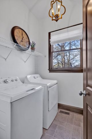1824B 6th Ave, N, Nashville, TN 37208