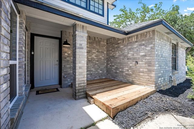 10133 Sandyglen, San Antonio, TX 78240
