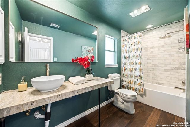 10133 Sandyglen, San Antonio, TX 78240