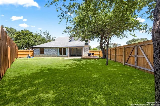 10133 Sandyglen, San Antonio, TX 78240