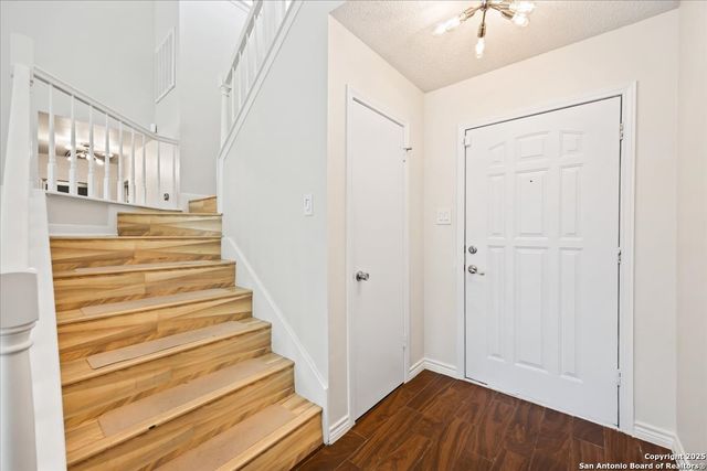 10133 Sandyglen, San Antonio, TX 78240