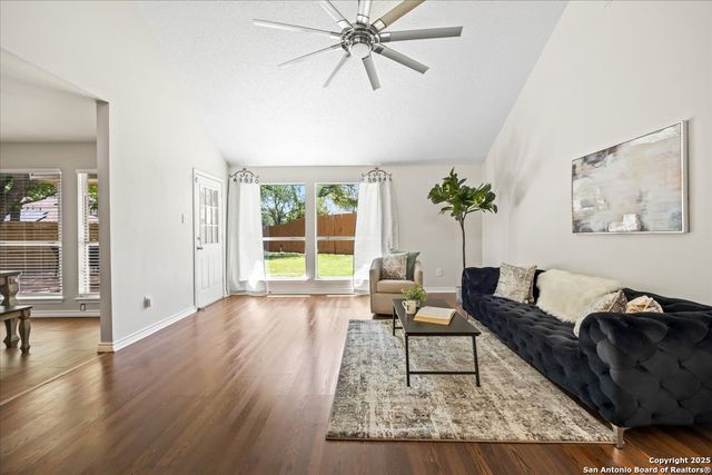 10133 Sandyglen, San Antonio, TX 78240