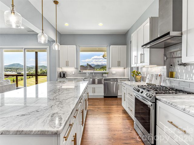 16 Pisgah Ridge Trail, Mills River, NC 28759