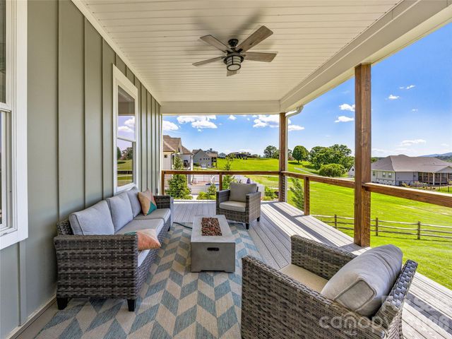 16 Pisgah Ridge Trail, Mills River, NC 28759