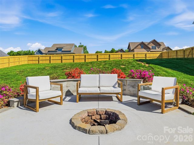 16 Pisgah Ridge Trail, Mills River, NC 28759