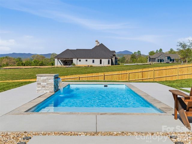 16 Pisgah Ridge Trail, Mills River, NC 28759