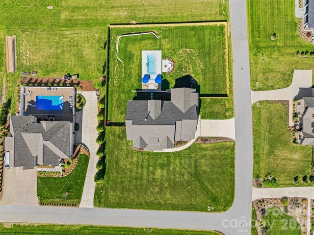16 Pisgah Ridge Trail, Mills River, NC 28759