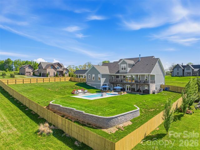 16 Pisgah Ridge Trail, Mills River, NC 28759