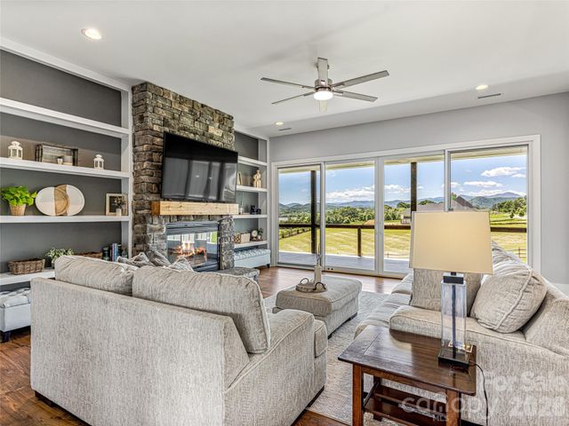 16 Pisgah Ridge Trail, Mills River, NC 28759