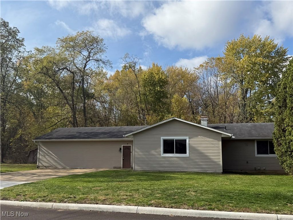 215 21st Street SE, Massillon, OH 44646